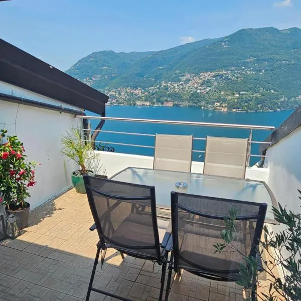 Vista Lago Como con terrazza, hotel u gradu 'Blevio'
