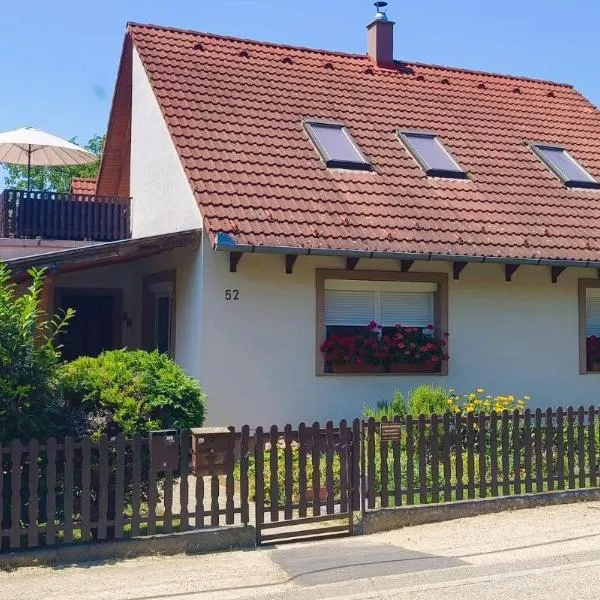 Marika apartman, hotel in Balatongyörök