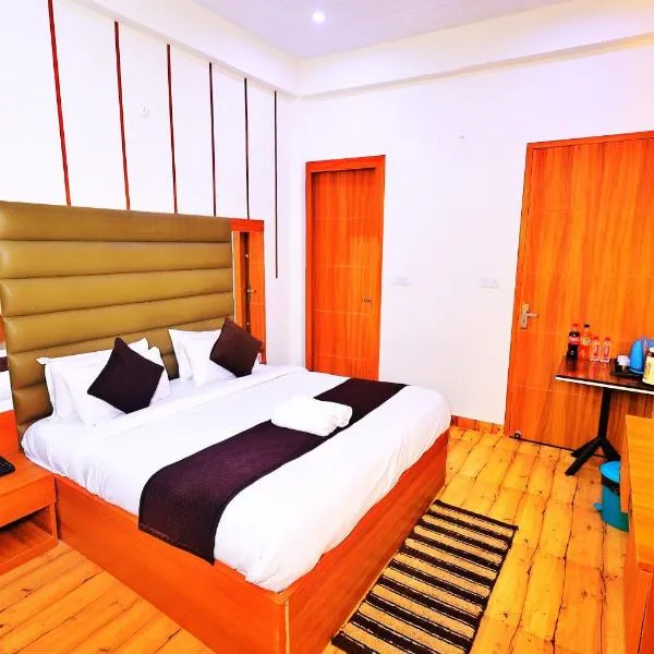 Hotel Yuvan Palace - Agra، فندق في Tājganj