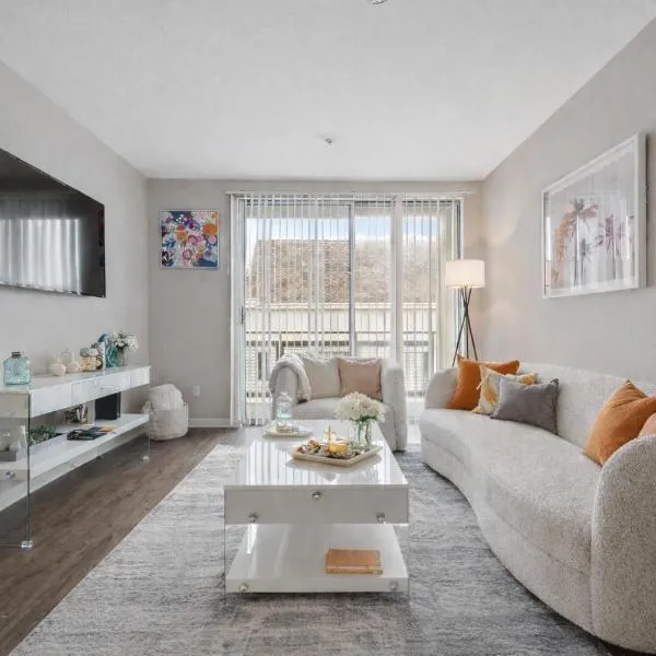 Le Reve , 5 min to the beach Luxury Condo, hotel di Los Angeles