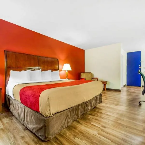 Econo Lodge Inn & Suites Brookings, hótel í Brookings