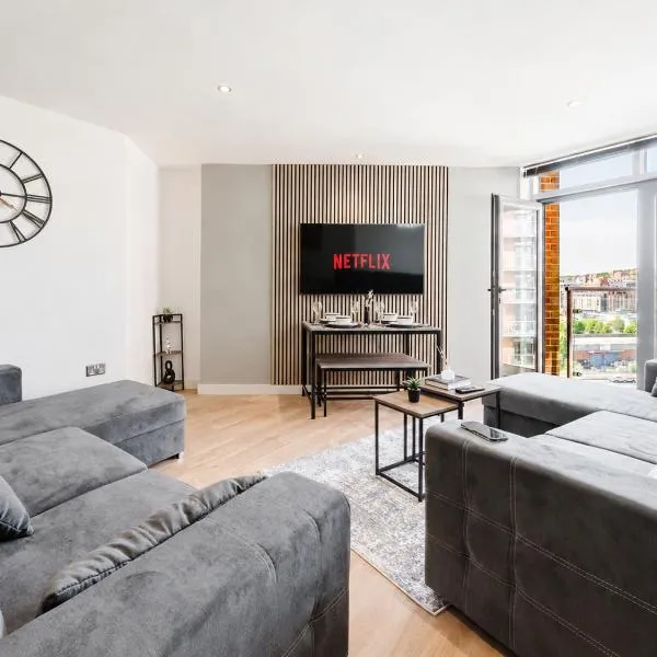 리즈에 위치한 호텔 Modern city centre apt - balcony & sleeps 8