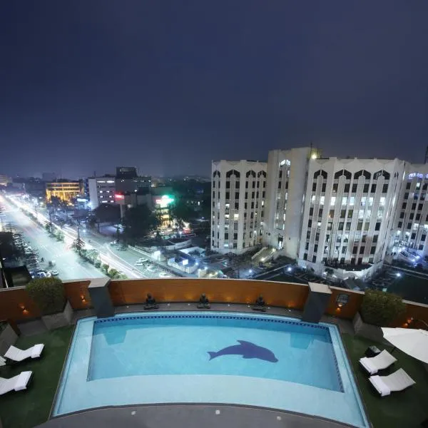 Four Points by Sheraton Lahore, hótel í Lahore