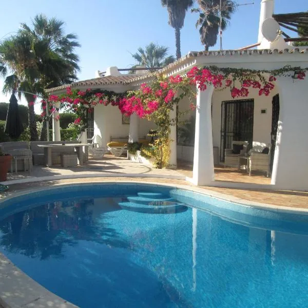 Casa Vila Verde: Quarteira'da bir otel