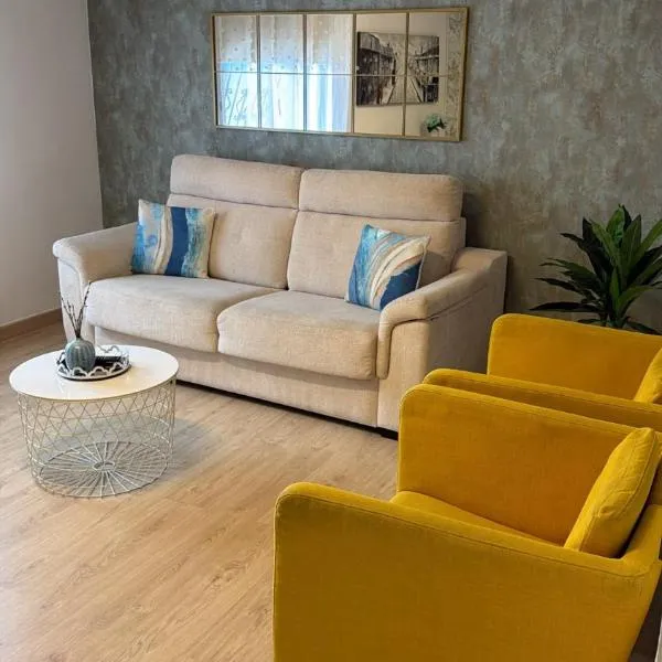 CORNELIA´S HOME 1A playa, хотел в Лос Кристианос