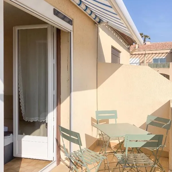 Appartement charmant à Fleury - 30 m² - Vue sur la mer, hotel di Fleury
