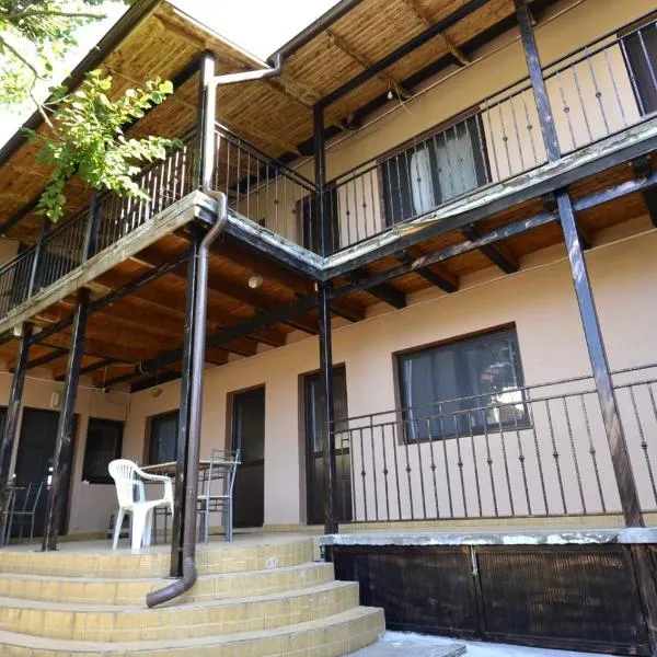 Vila Flora Costinesti, hotel in Costinesti