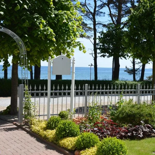 Villa Steinfurth direkt am Strand in Binz, hotel u gradu Binc