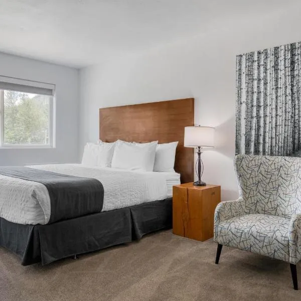 Stoke Hotel SureStay Collection by Best Western: Revelstoke şehrinde bir otel
