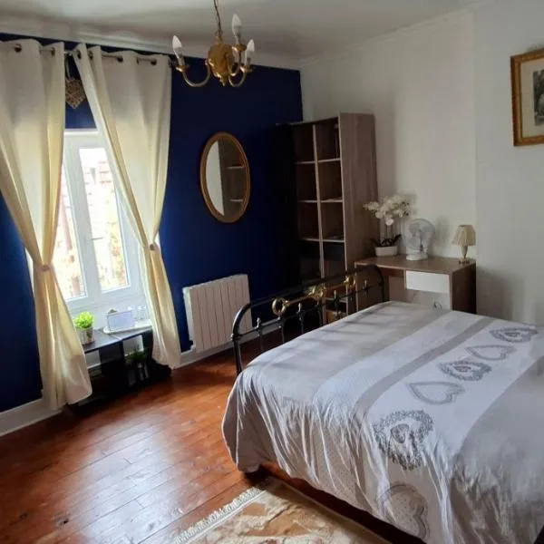Maison de Caractère - Chambre Privée avec Jardin -: Arnac-la-Poste şehrinde bir otel