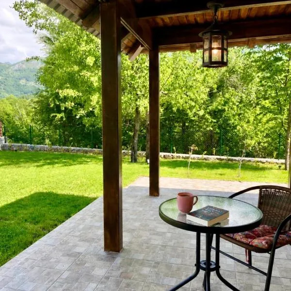 Holiday house Flores near Kolasin, hotel en Kolašin