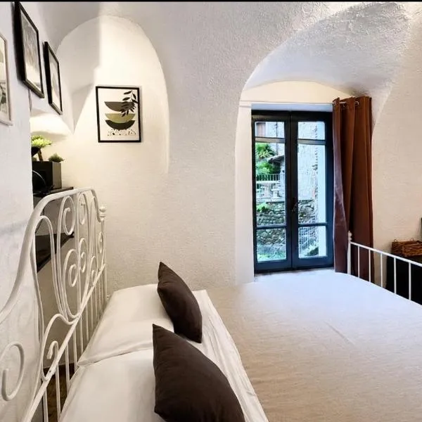 BEDBLUESKY-Medieval Dolceacqua, hotel in Dolceacqua