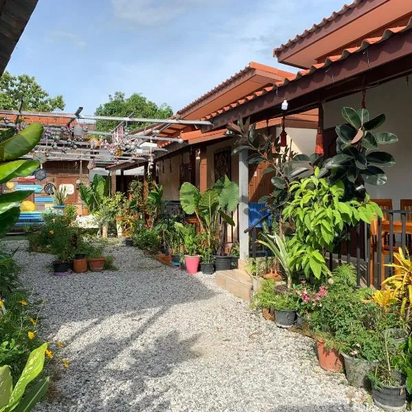 บ้านเคคานการ์เด้น K Khan Walking Street Garden Home, hotel v destinaci Chiang Khan