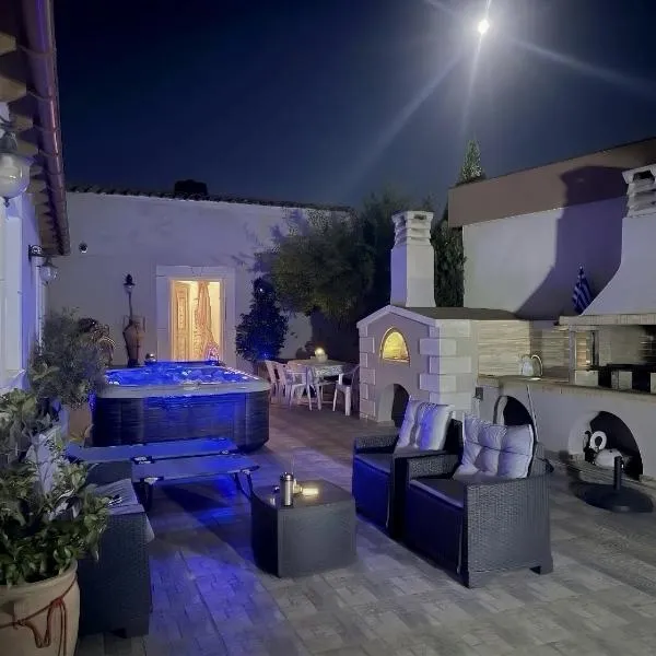 Viesnīca Villa Asterousia with Private Night Spa, BBQ & Lounge pilsētā Stérnai