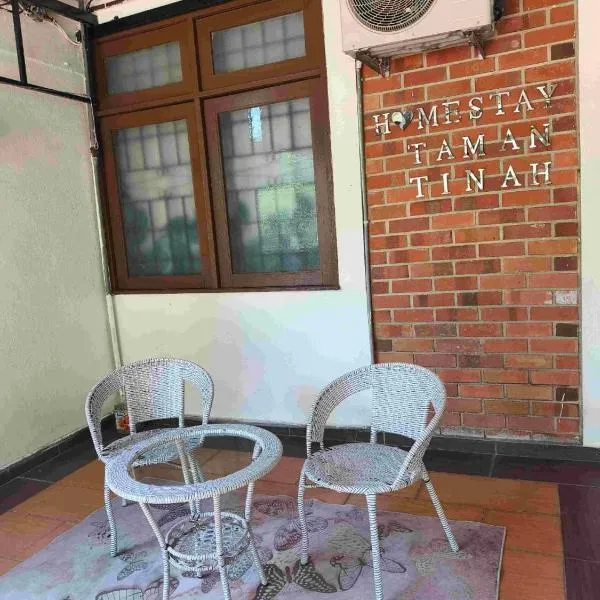 Taman Tinah Homestay, hotel v destinaci Temerloh