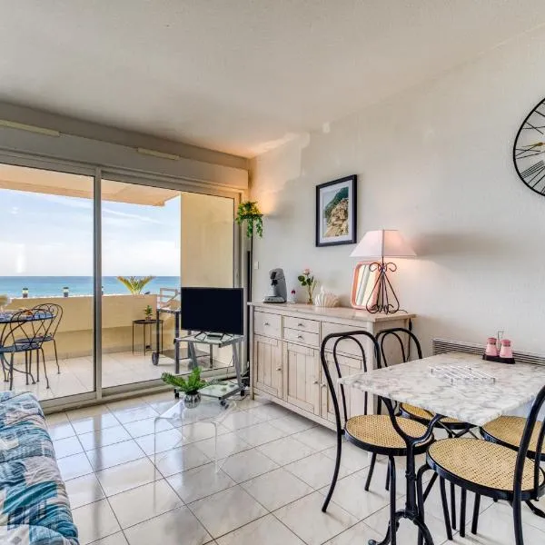 Appartement première ligne vue mer، فندق في فرونتينيان