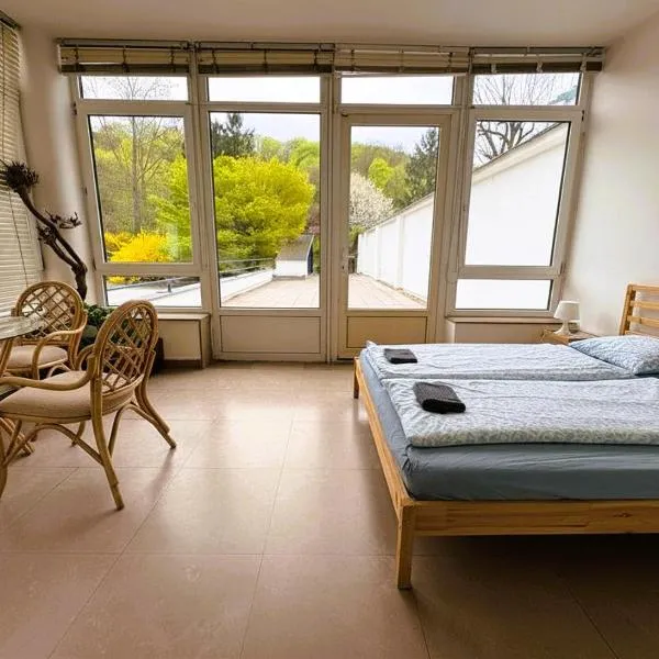 ROOMS Udolni - Červený kostel, hótel í Brno