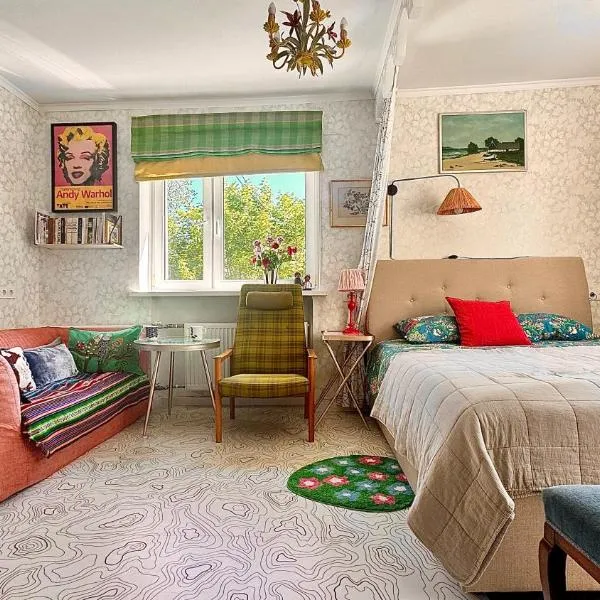 LITTLE LONDON ONE boutique apartment Netflix TV Old Town, hotel di Narva