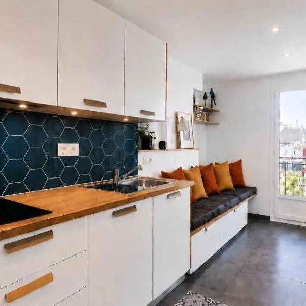 Le Smart & Cosy - Location Logement Entier - 4 Chambres - Parking Gratuit autour de la copropriété- Wifi Fibre -Gare à 20 min, hotel en Grenoble