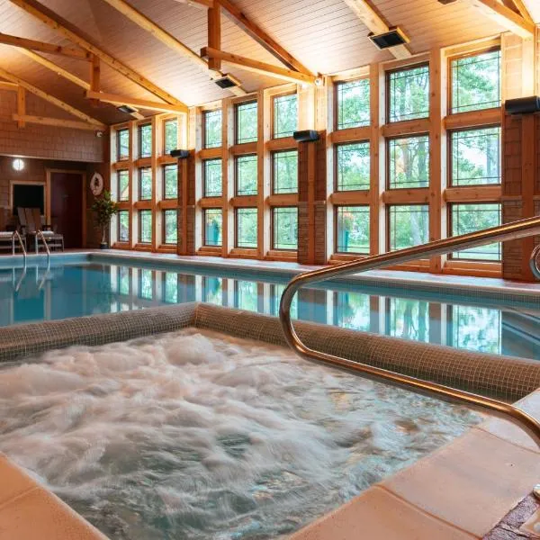 Tamarack Lodge, hotelli kohteessa Traverse City