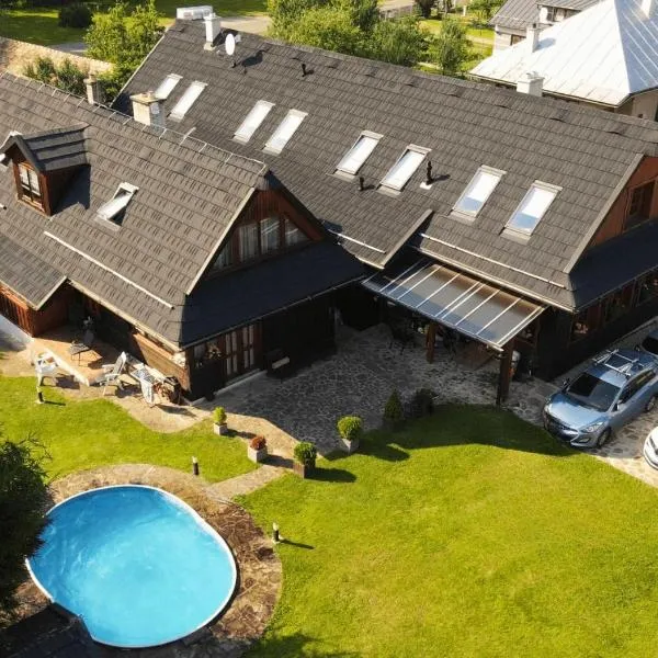 Rusínsky Dvor s privátnym Wellness, hotel in Malý Lipník