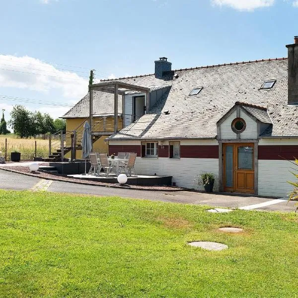 Le Pont Sée, hotel din Romille