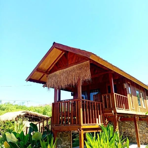 Cozy cove hut, hotel sa Pulau Sarang