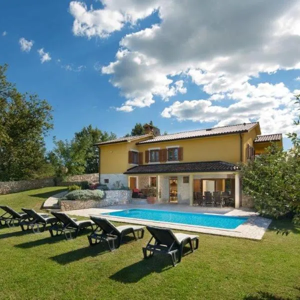 Vila Charlie, hotel in Labin