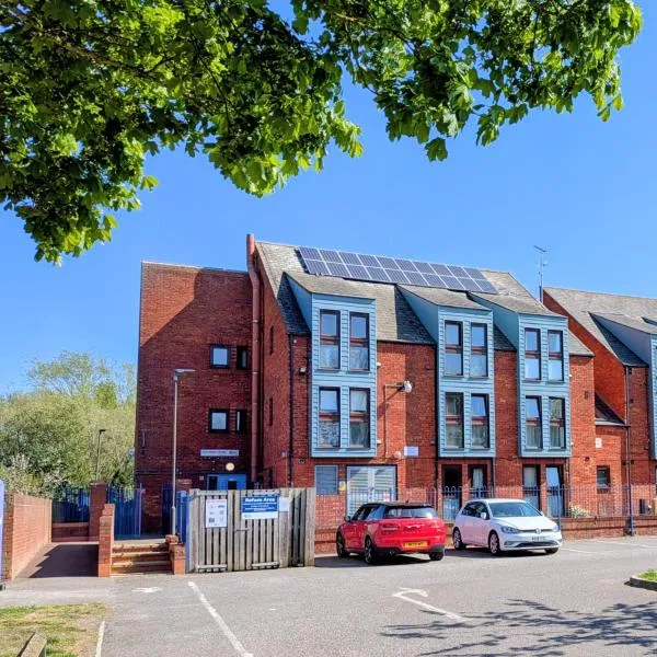 Modern Spacious Flat Near Aylesbury Station -Brand new、アリスバーリーのホテル