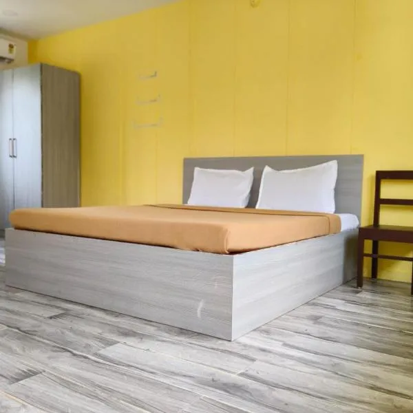 Hotel Continental shade โรงแรมในTirupporūr