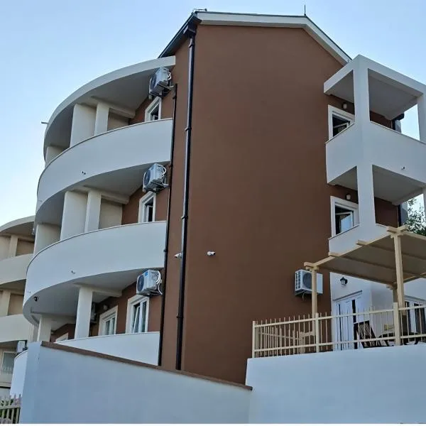 Apartments Danilo Kažanegra, hotel in Sveti Stefan