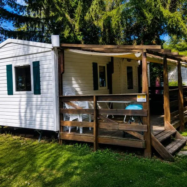 chez regis et jennifer Mobile home 6 personnes il es chauffer climatisé, proche Europa-Park et Rulantica, hôtel à Boofzheim