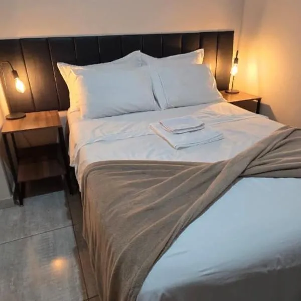 Downtown Rooftop 375, hotel u gradu 'Imbetiba'