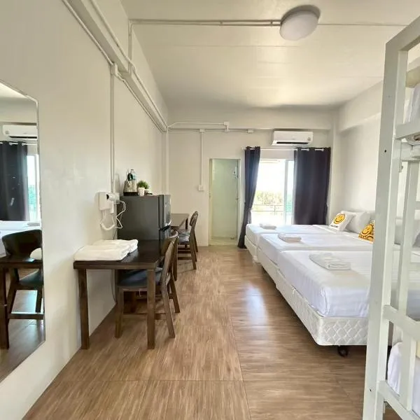 Comfy hotel Bay87,萊卡邦的飯店