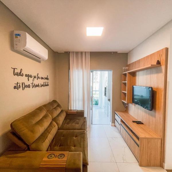 Apto térreo com 02 quartos na Praia de Palmas - 0434