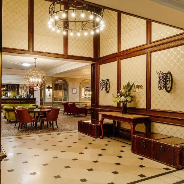 Mercure Haydock Hotel، فندق في هايدوك