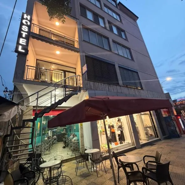 Englishman Hostel Shkoder Backpackers Instant Sleep, hotel in Shkodër