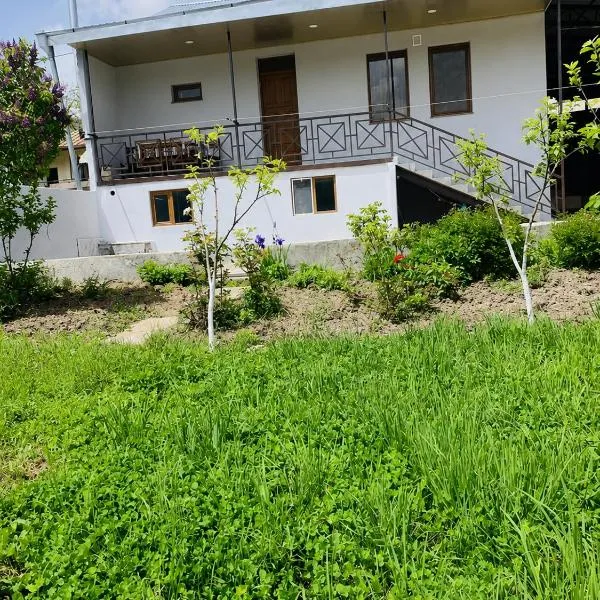 Syune House, hotel en Tatʼev