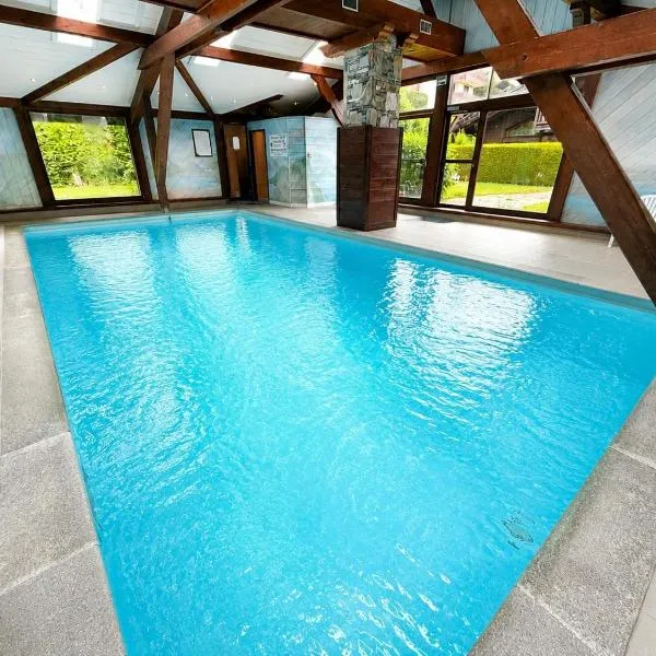 Les Houches vue magnifique avec piscine,pied des pistes de ski,garage, hotel a Les Houches