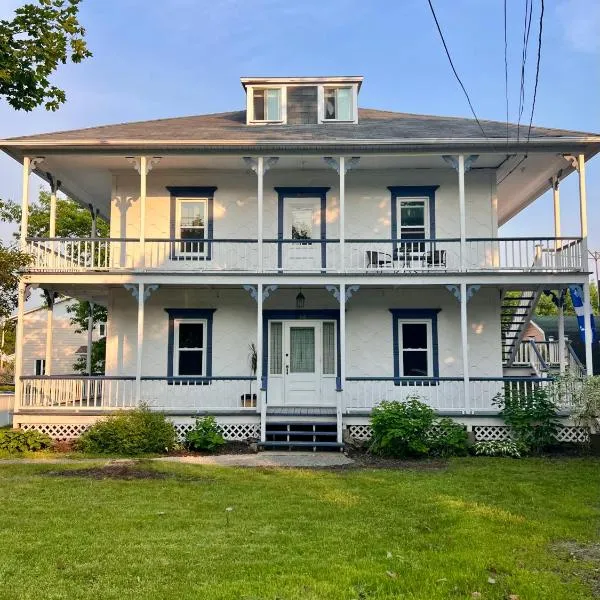 Logement au Cœur du Village, hotel u gradu Saint-Jean-Port-Joli