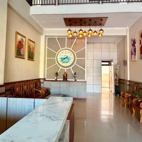 Joyful Hotel, hotel v mestu Tanjungpandan