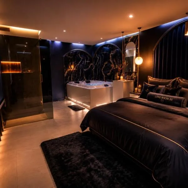Love Room 85 avec Jacuzzi & Terrasse Privé，科特賴克的飯店