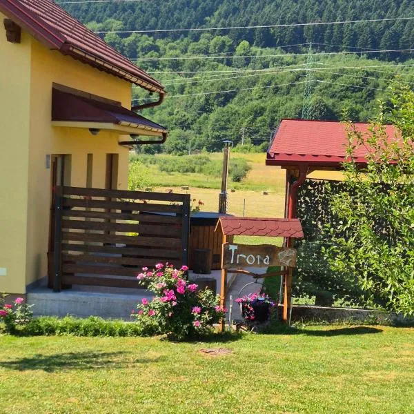 Kuća Trota - sauna, HOT TUB: Otočac şehrinde bir otel