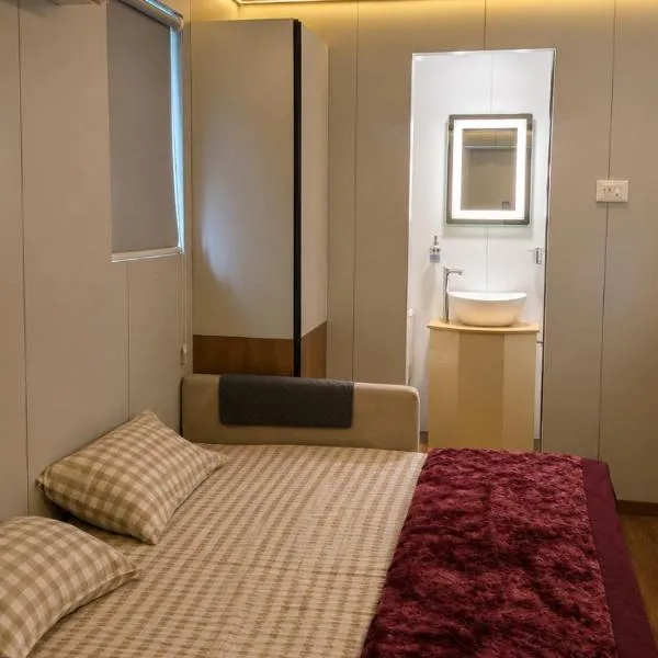 Living big in a Container home, hotel in Cherai Beach
