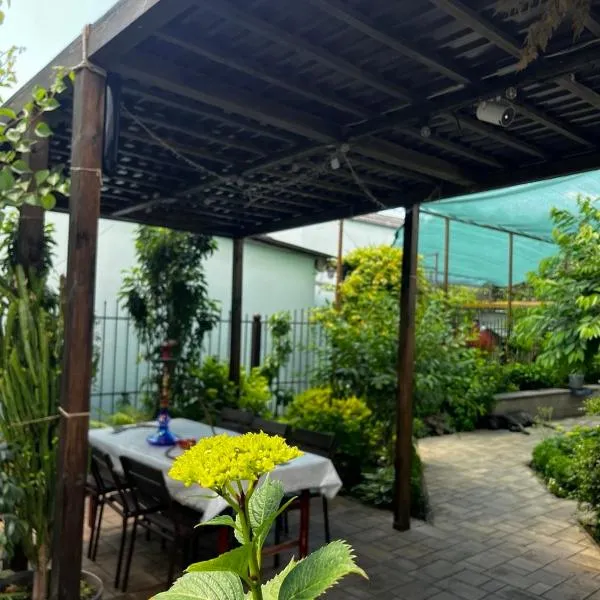 Family House, hotel i Odessa