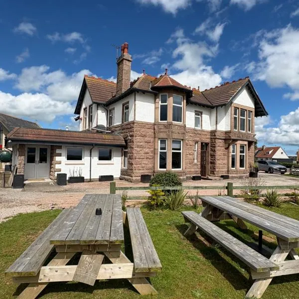 St Olaf Golf Hotel, hotel di Cruden Bay