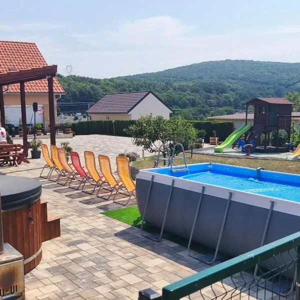 Eplényi Apartmanház, khách sạn ở Eplény