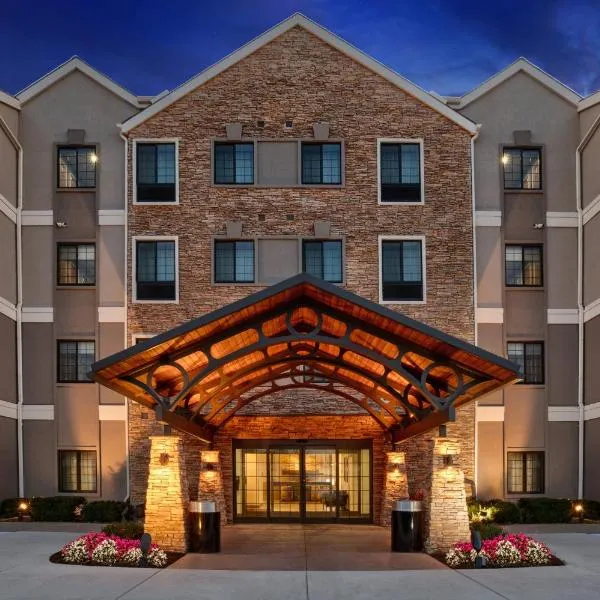 Staybridge Suites Omaha 80th and Dodge by IHG, hotel di Omaha