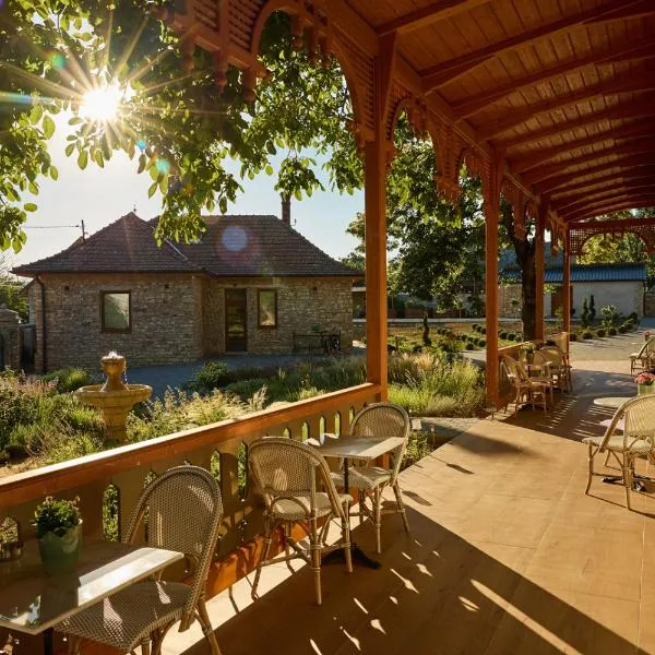 MONOslow - Wine, Dine & Rest, hotel di Monoszló