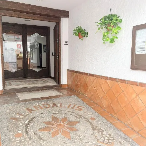 Hotel Alandalus، فندق في توروكس